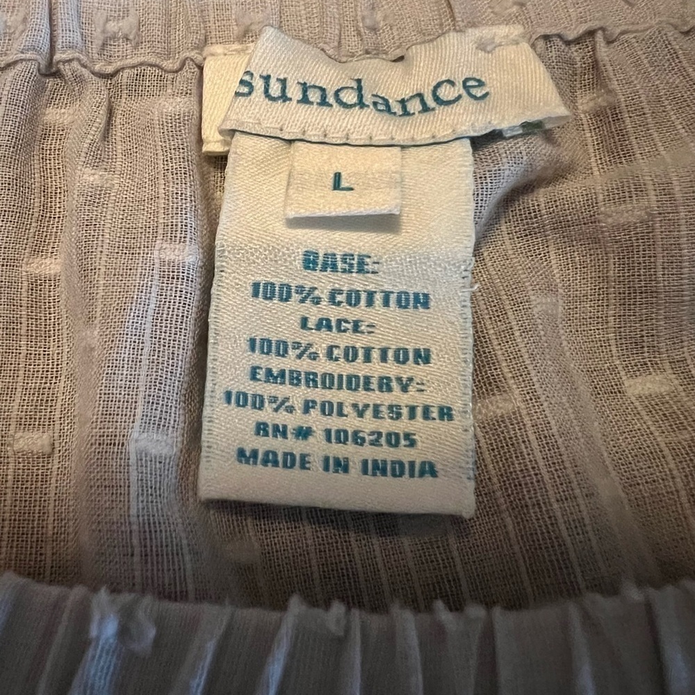 SUNDANCE SOFT GRAY PULLOVER TOP WITH PRETTY EMBROIDERY SHORT SLEEVES SIZE LARGE - Picture 2 of 12